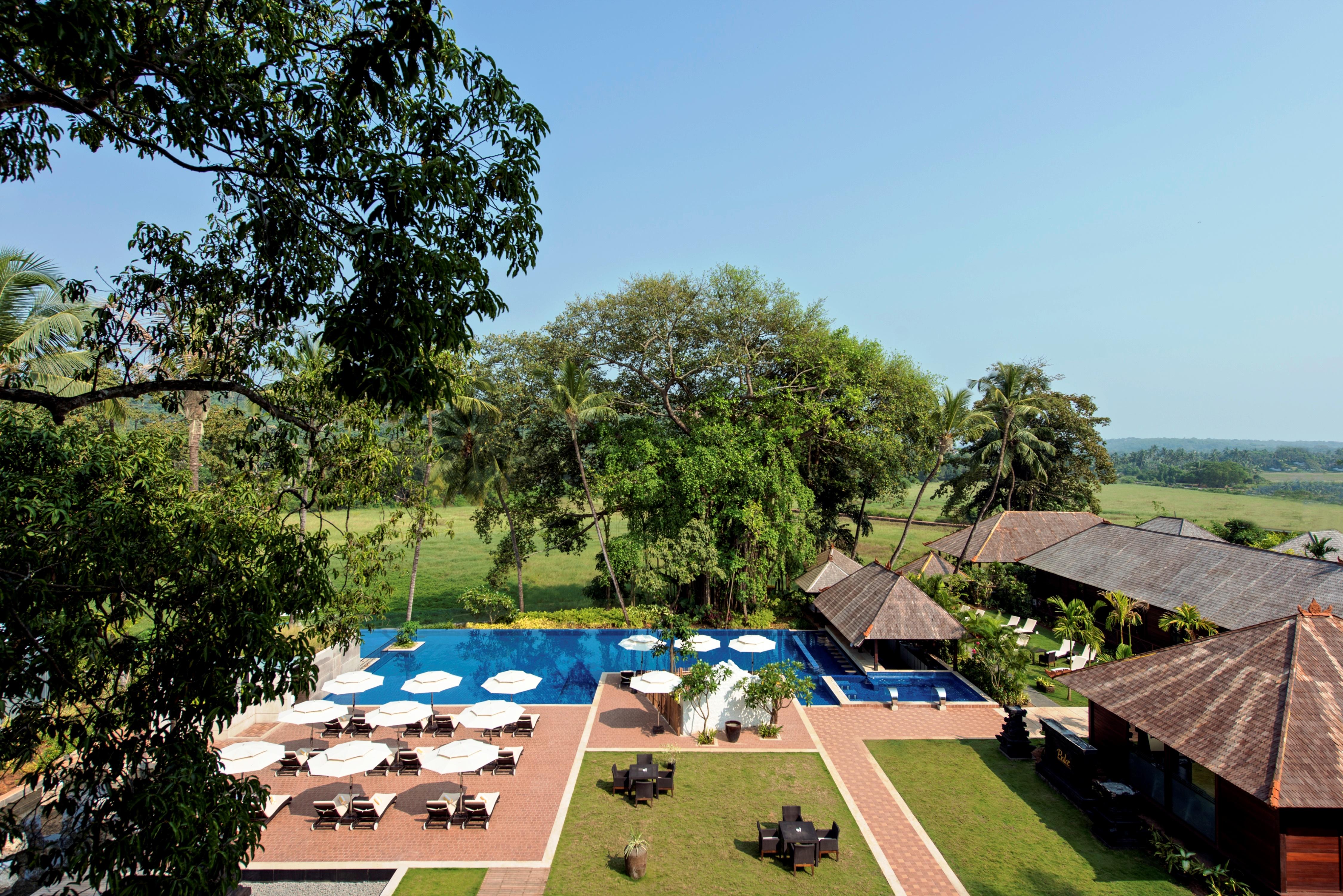 Novotel Goa Resort & Spa Candolim Εξωτερικό φωτογραφία The pool at the Taj Bengal